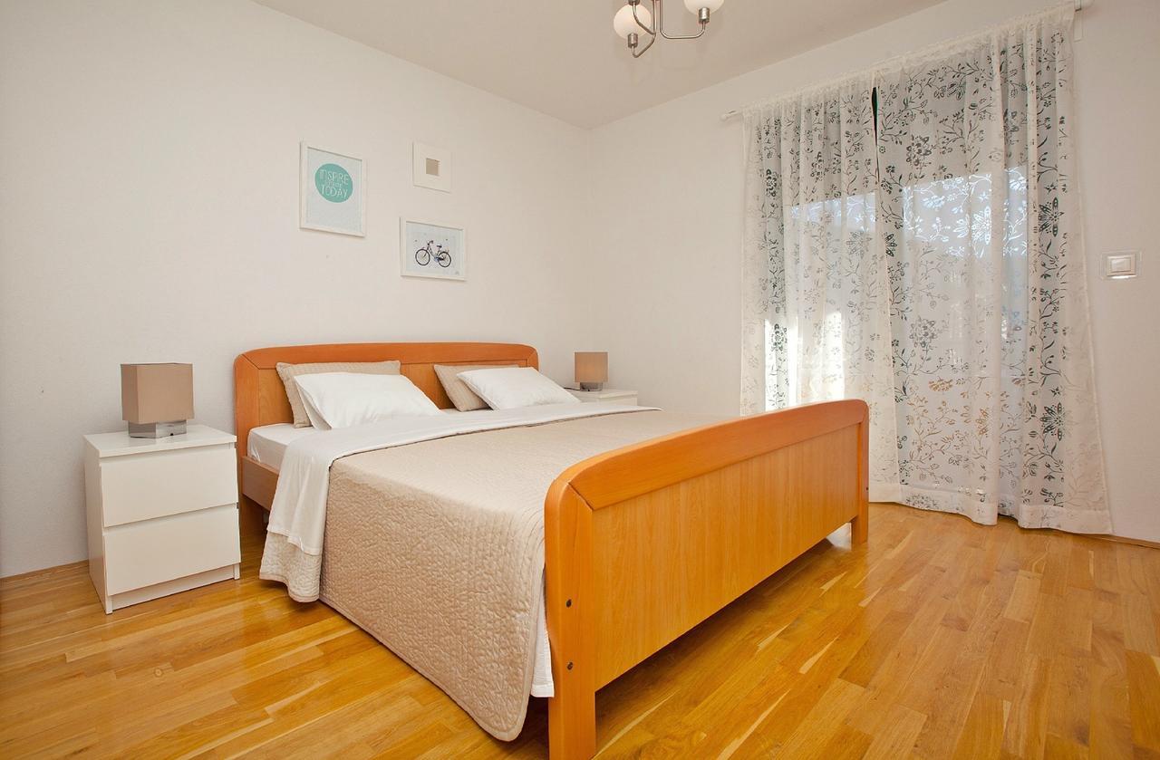 Apartments Roses Stobrec Exterior photo