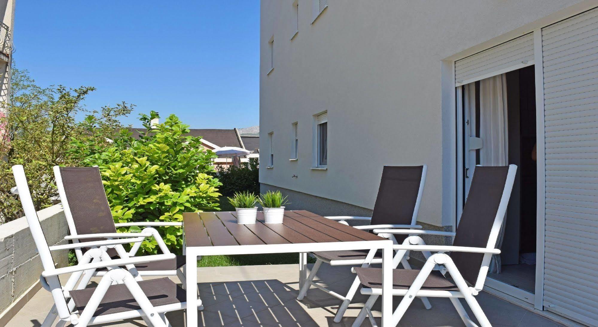 Apartments Roses Stobrec Exterior photo